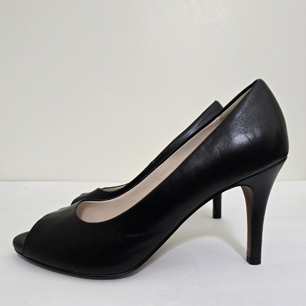 COLE HAAN size 9.5 B Margot OT Pump‎ II Black Leather Casual Peep Toe Heel